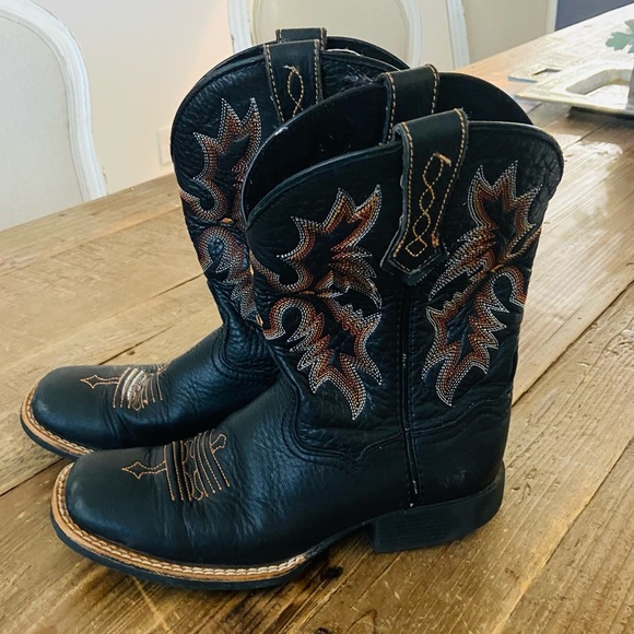 ARIAT Boots Western Cowboy Boots Kids Black with Embroidered Design Size 1 - Picture 2 of 10